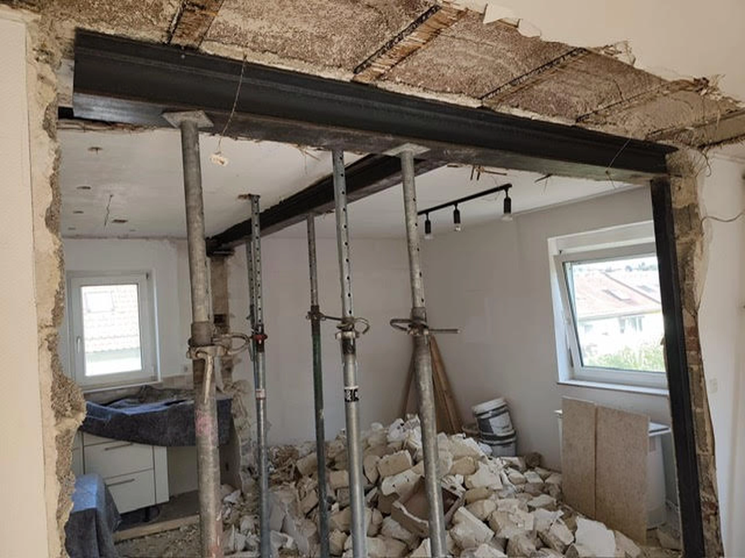 MZ INGENIEURBÜRO - Bauwesen - Wanddurchbruch in Esslingen